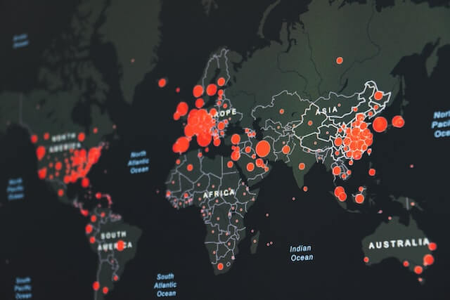 World map with red hotspots, increasing reach with multi-CDN streaming
