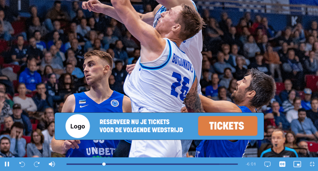 Basketbalvideo met een klikbare call-to-action voor ticketverkoop in de player
